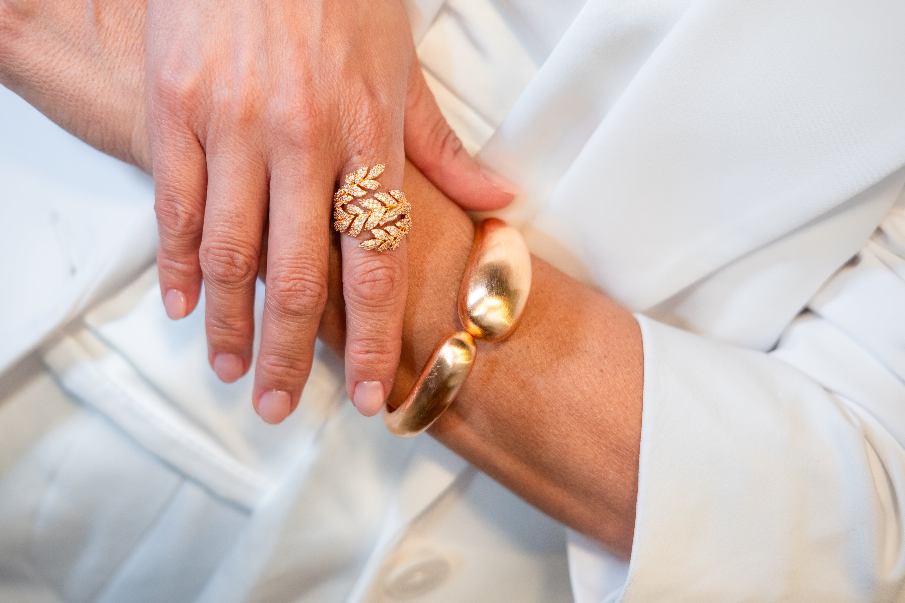 Satin-Finish Sculptural Smooth Cuff Bracelet 18K Gold Plated