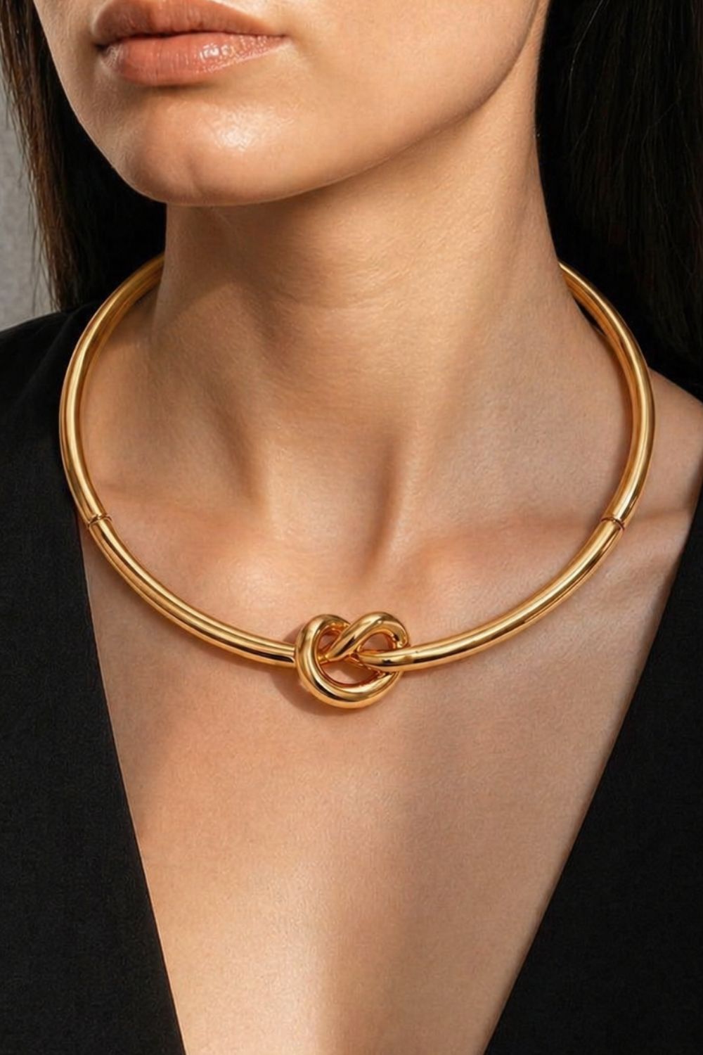 The Veloura Knot | 18K Gold Modern Sculptural Knot Choker Necklace
